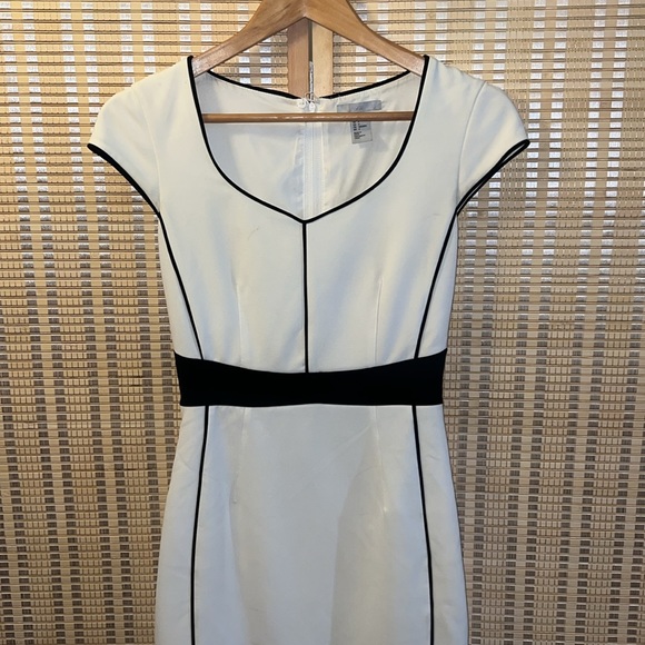H & m classic dress size 4 - Picture 2 of 5
